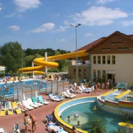 Pine Wood 8 شقة زلاكاروس