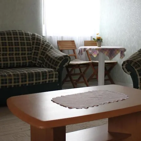 Pine Wood 8 شقة *