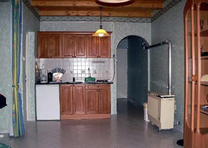 Apartament Pine Wood 8 *